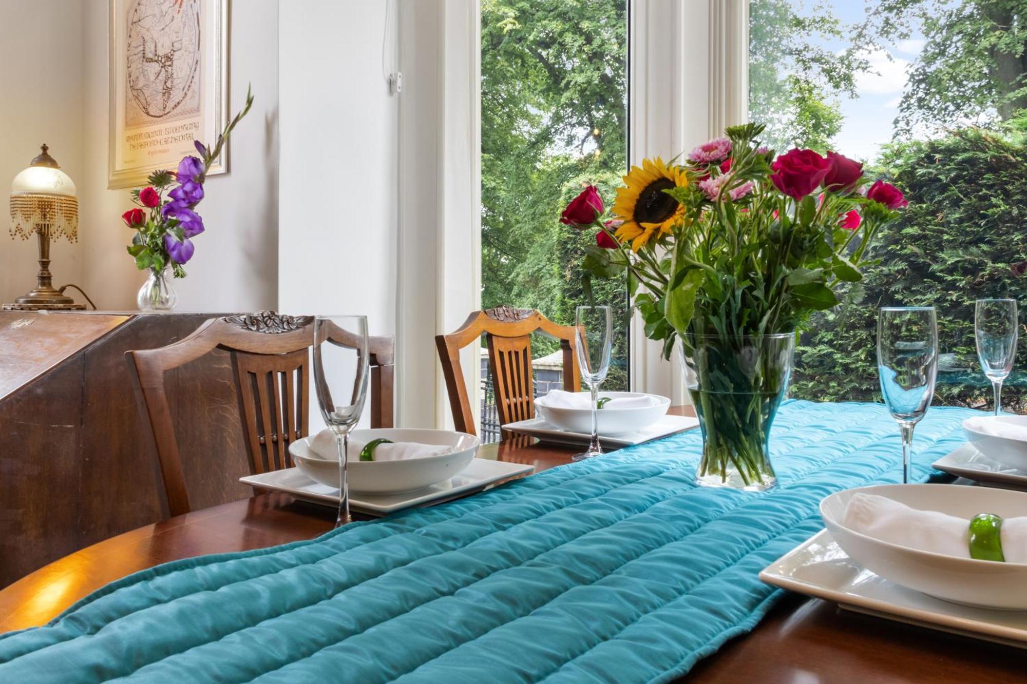 Elegant Malvhina Retreat On The Malvern Hills Great Malvern Esterno foto