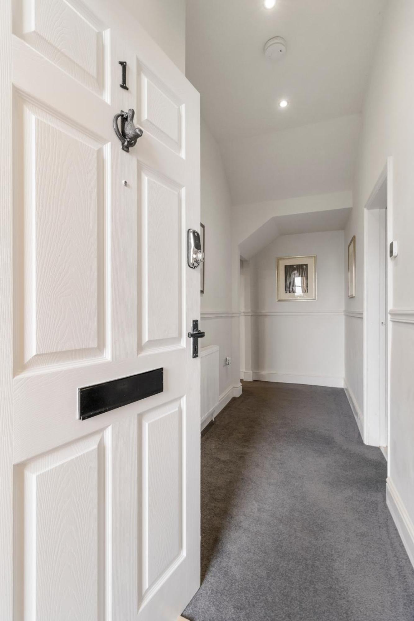 Elegant Malvhina Retreat On The Malvern Hills Great Malvern Esterno foto